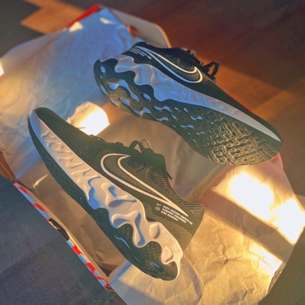 SOLD WMNS NIKE RENEW RIDE 2